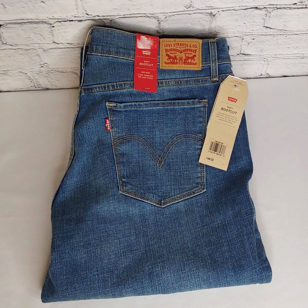 Levis 515 Bootcut Relaxed Fit MidRise Medium Wash Denim Jeans Button Fly